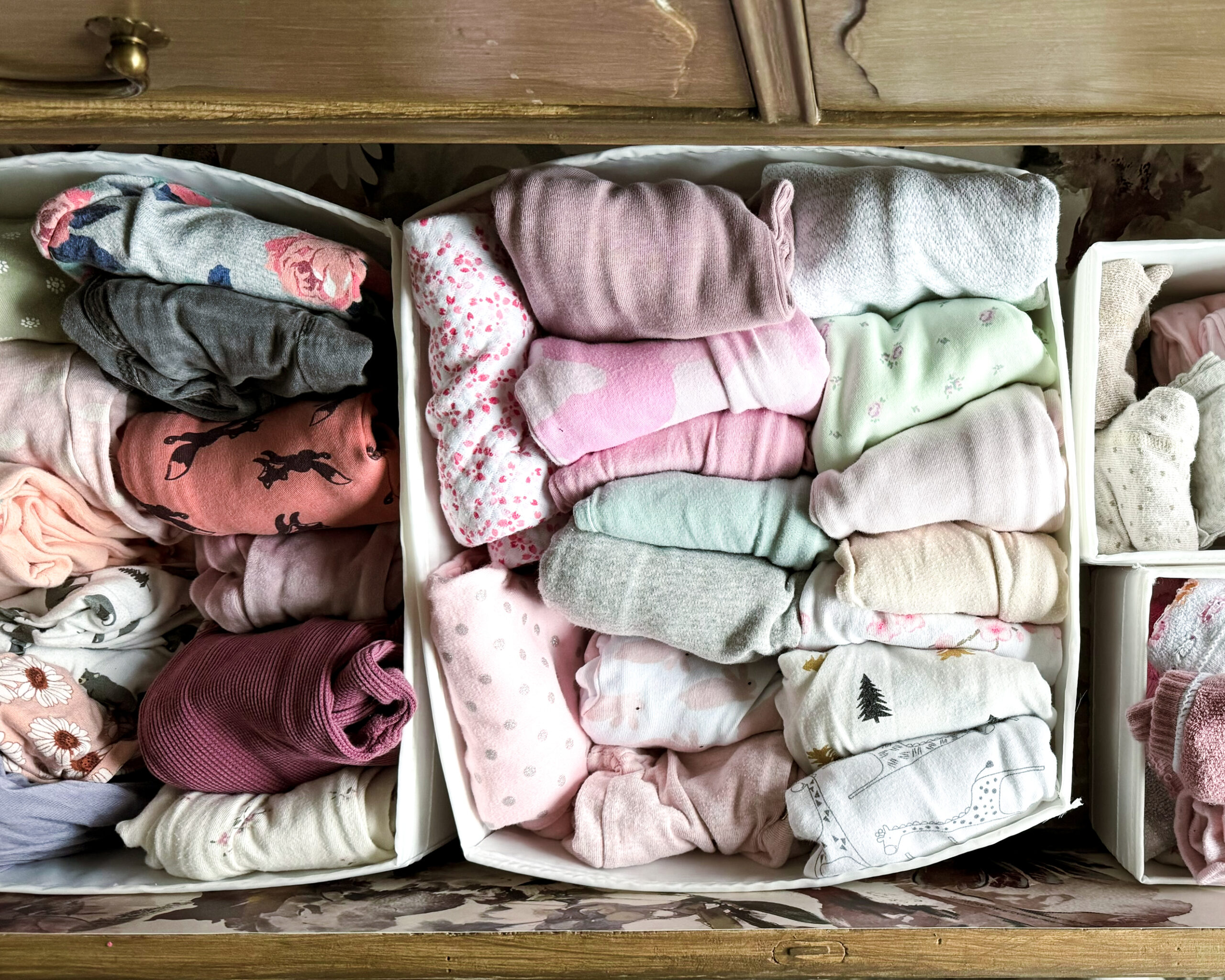 Organize your children's wardrobe with Ikea Skubbs